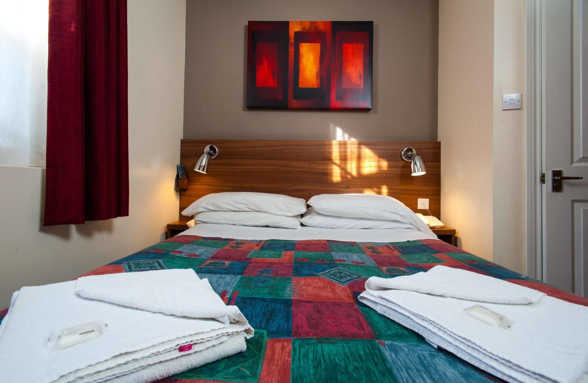 Dover Hotel - B&B Лондон Екстер'єр фото